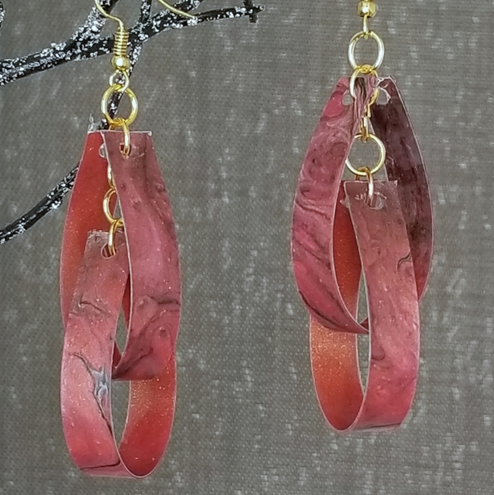 Double Loop Teardrop  - Heartstone
